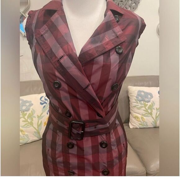 Burberry London Sleeveless Trench Jacket - Picture 8 of 12